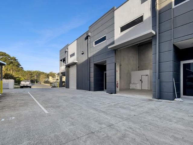 Warehouse for rent in Kings Creek, Queensland