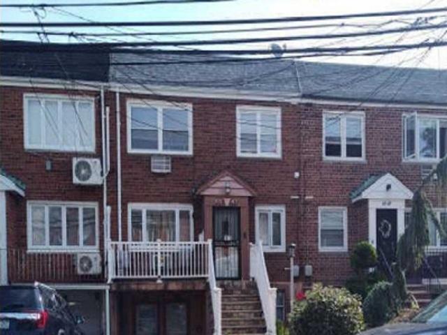 House for sale in Queens, Arverne