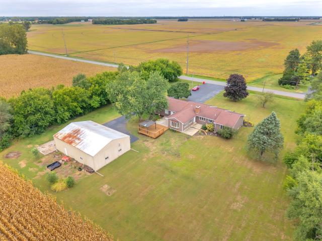 House for sale in De Motte, Jasper County