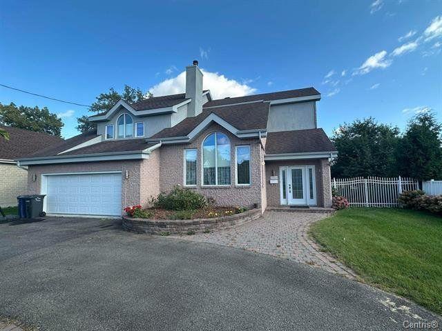 House for rent in Laval