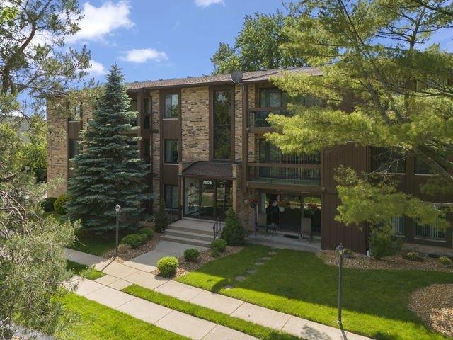 Condo for sale in Tinley Park, Illinois