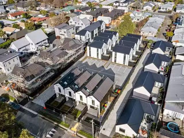 Apartment for sale in Heathcote, Canterbury