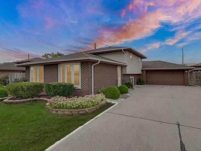 House for sale in Bridgeview, Illinois