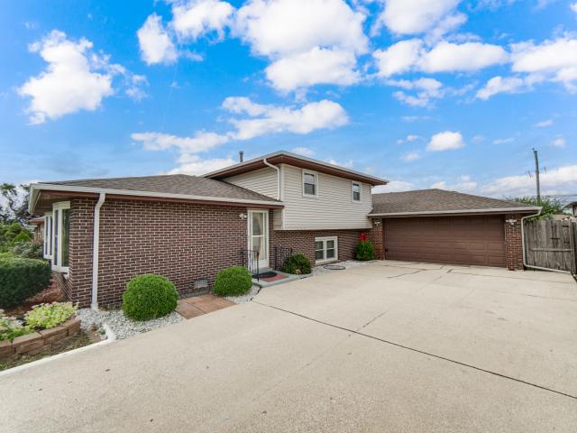 House for sale in Bridgeview, Illinois