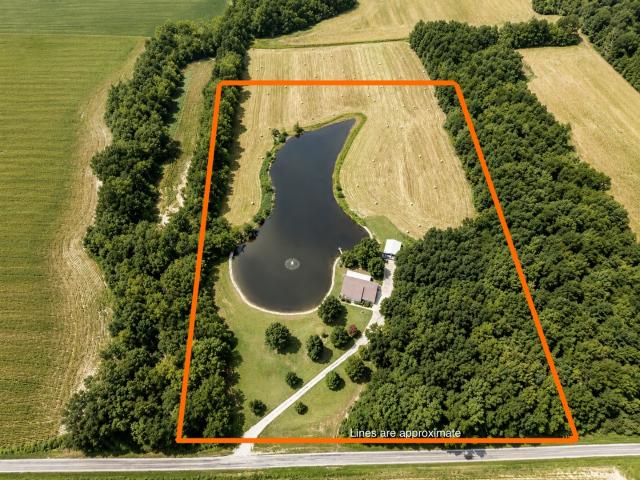 House for sale in Kinmundy, Marion County