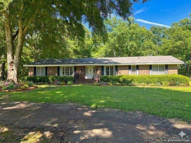 House for sale in Elmore, Alabama