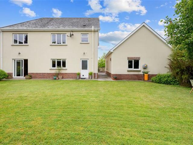 Detached House for sale in Carrigaline, South Tipperary