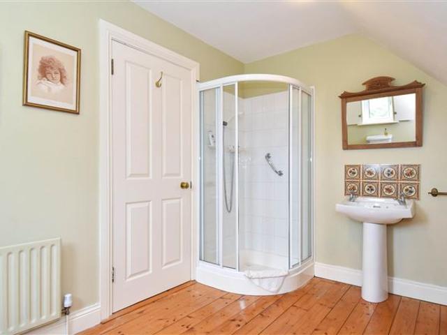 Detached House for sale in Ballynahown, Connacht