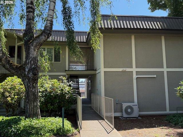 Condo for sale in Oregonia