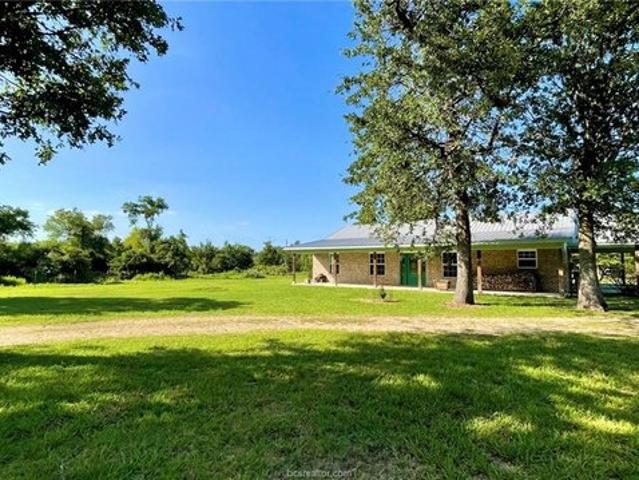 House for sale in Milam, Texas