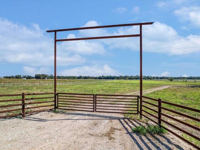 Farm for sale in Granger, Williamson County