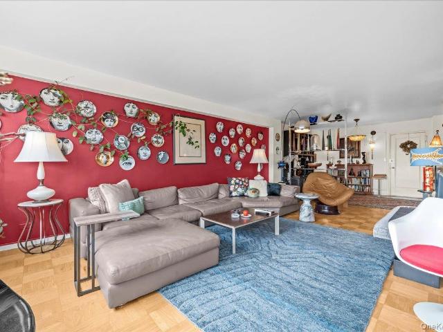 Property for sale in The Bronx, Arverne