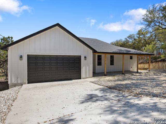 House for sale in Canyon Lake