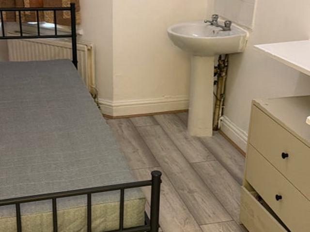 Apartment for rent in West Kensington, Greater London