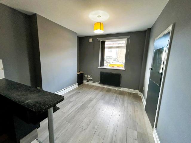 Apartment for rent in Saltmead, Falcon Lodge