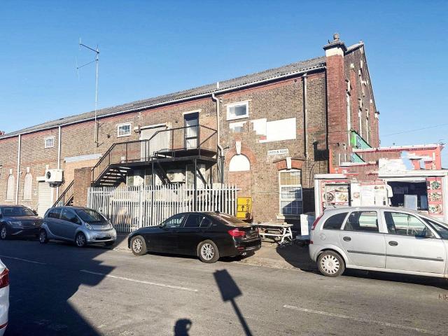 Studio for rent in Bury Park, Luton