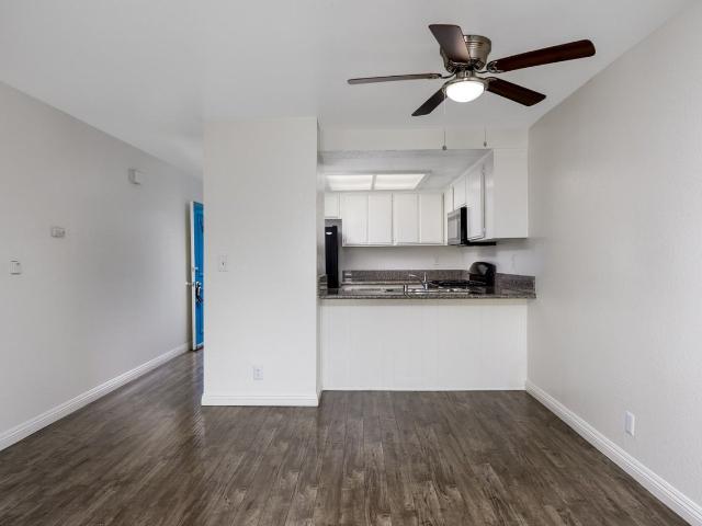 Apartment for rent in Canoga Park, California