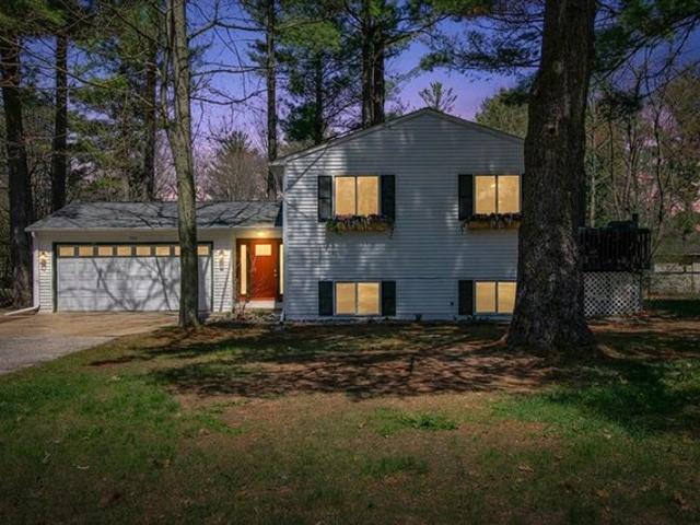 House for sale in Sanford, Michigan