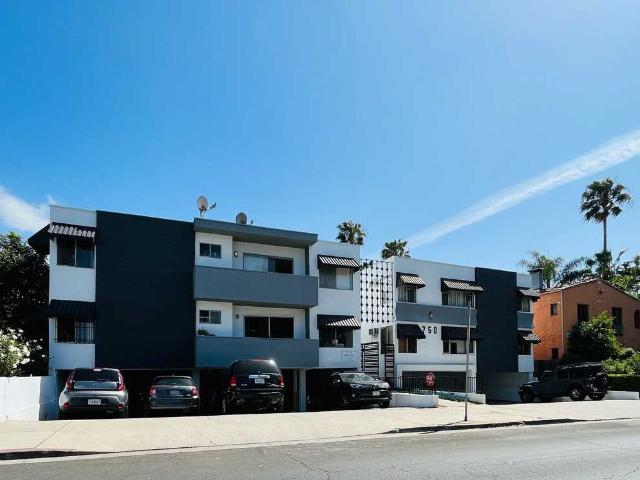 Apartment for rent in Canoga Park, California