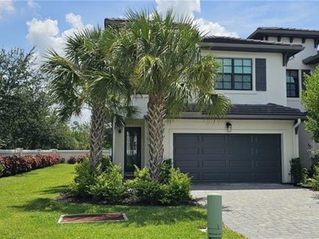 Townhouse for sale in Naples, Florida
