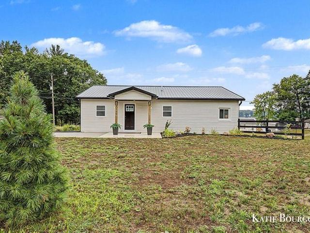 House for sale in Mecosta, Michigan