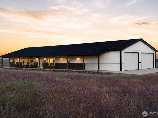 House for sale in Acton, Benton City