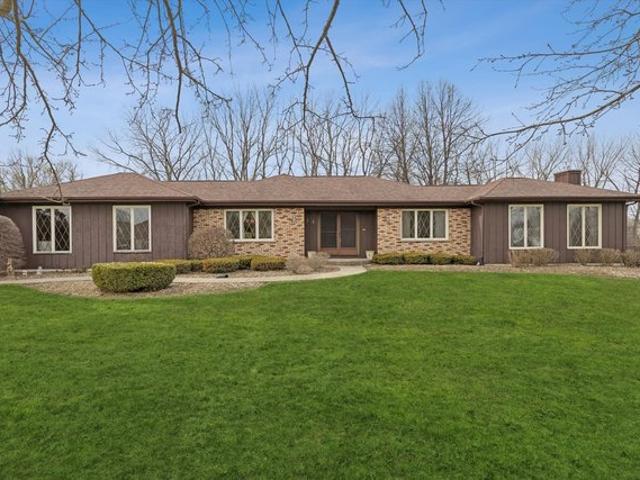 House for sale in Mchenry, Illinois