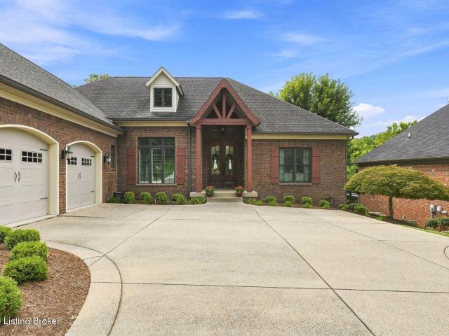 House for sale in Manor Creek, Louisville