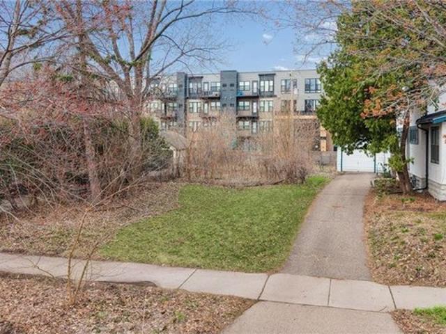 Land for sale in Desnoyer Park, Saint Paul