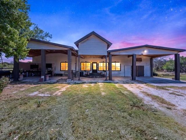 House for sale in Pipe Creek, Bandera County