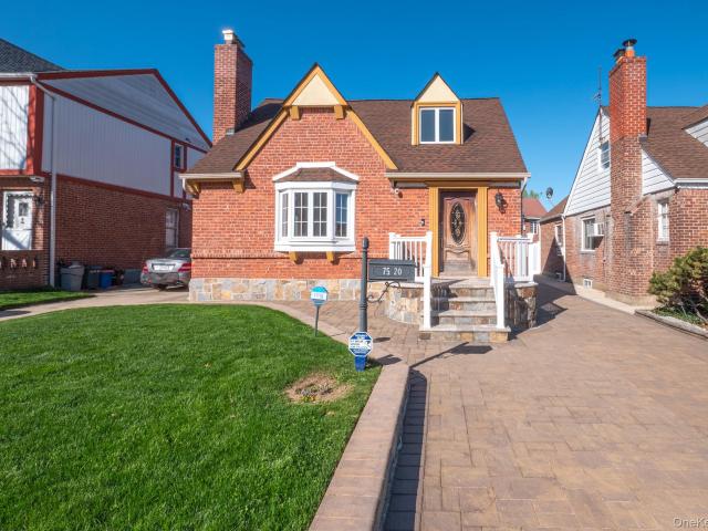 House for sale in Queens, Arverne