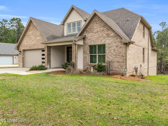 House for sale in Diamondhead, Mississippi
