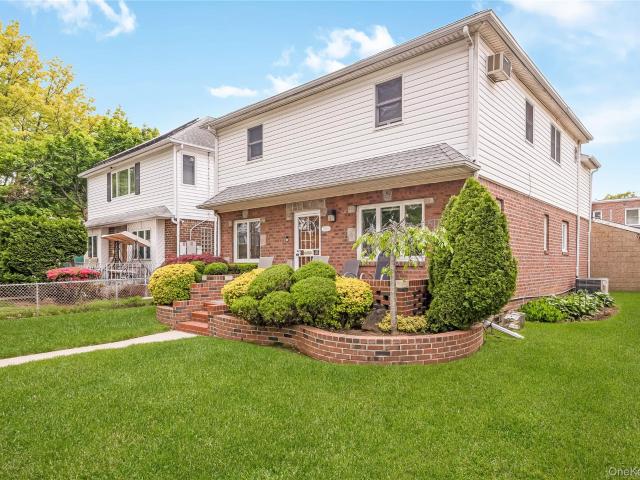 House for sale in Queens, Arverne