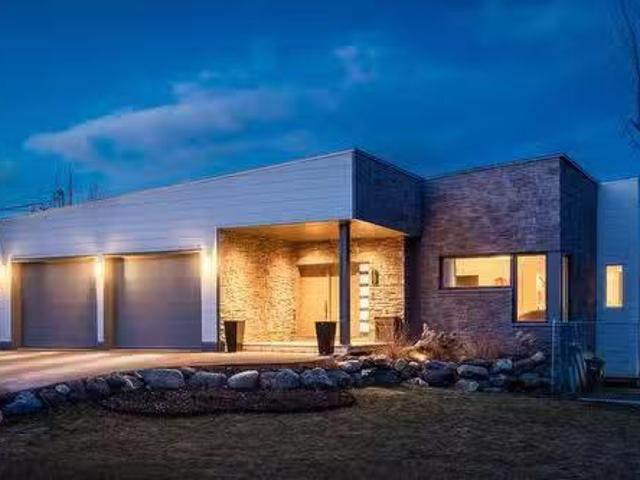 House for sale in Magog