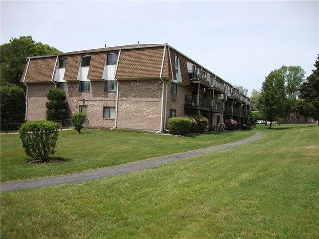Condo for sale in Warwick, Rhode Island