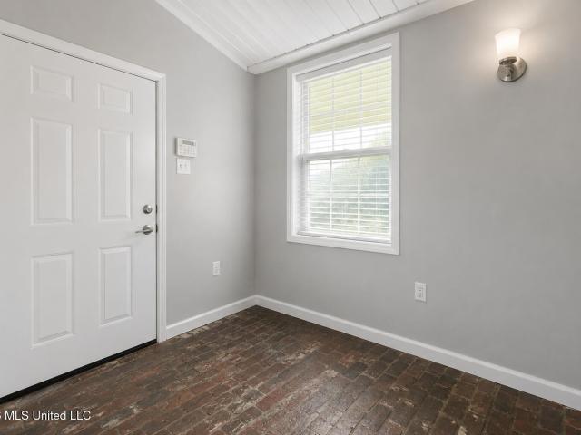 House for sale in Nesbit, Mississippi