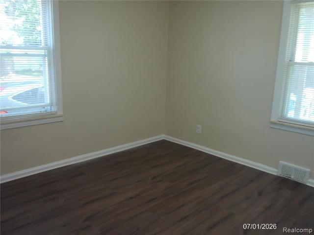 House for sale in Van Dyke, Warren