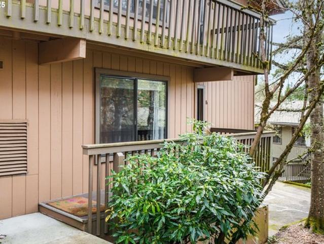 Condo for sale in Oregonia