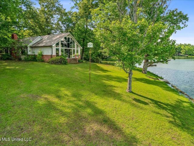 House for sale in Nesbit, Mississippi