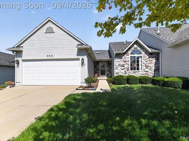 Condo for sale in South Lyon, Michigan