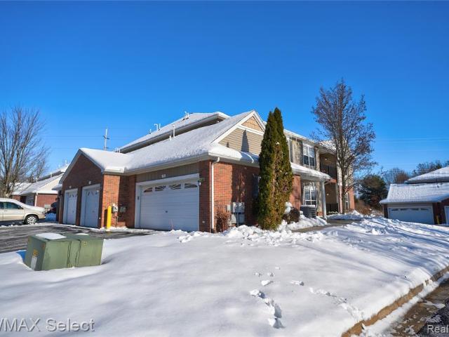 Condo for sale in Fenton, Michigan