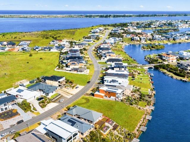 Land for sale in Hindmarsh Island, South Australia