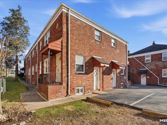 Condo for sale in Ridgefield, New Jersey