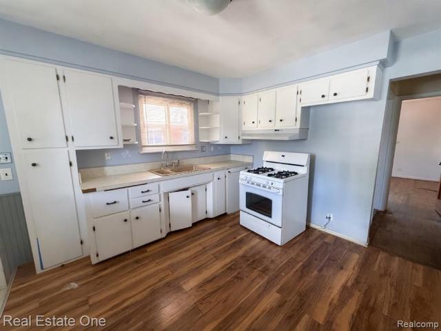 House for sale in Sun Valley, Westland