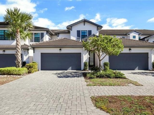 Townhouse for sale in Naples, Florida