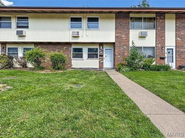 Condo for sale in Hazelwood, Missouri