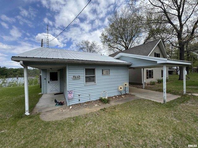 House for sale in Bath, Illinois