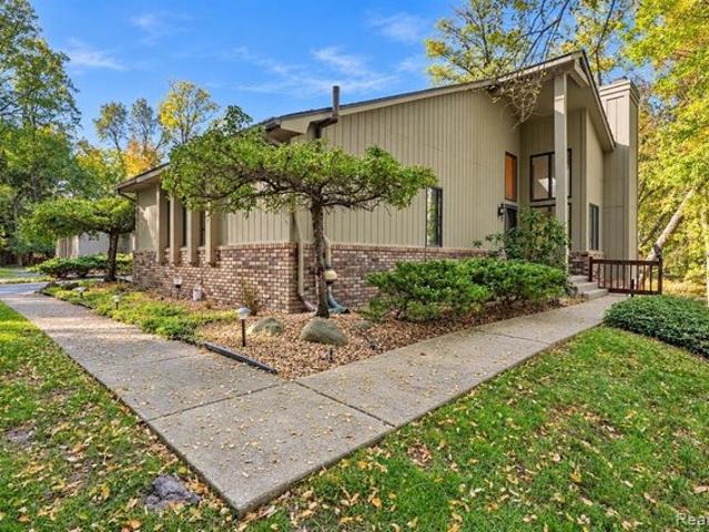 Condo for sale in West Bloomfield Township, Oakland County