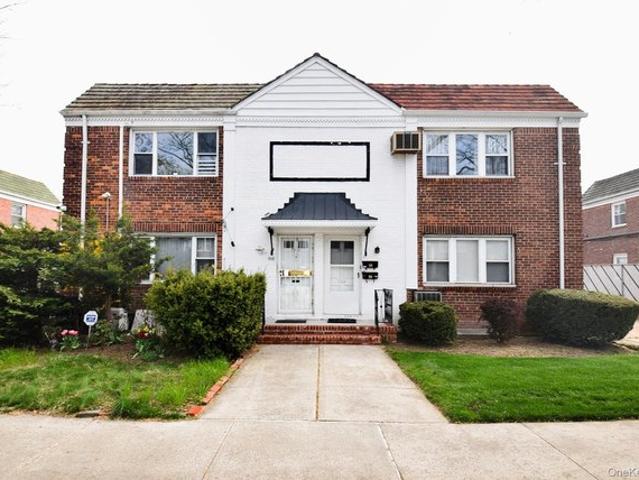 House for sale in Queens, Arverne