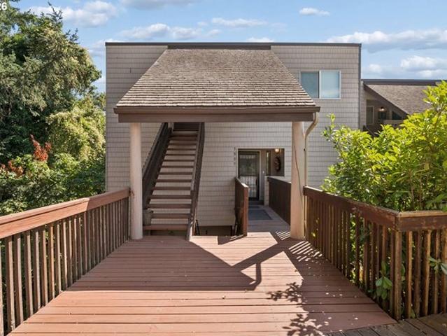 Condo for sale in Oregonia